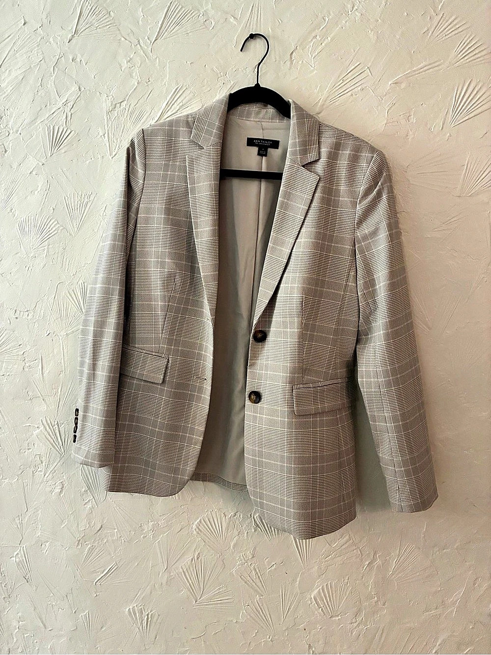 Ann Taylor Women's Plaid Blazer in Gray & White